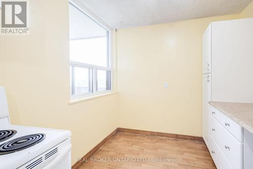 1105 - 5 Old Sheppard Avenue, Toronto (Pleasant View), ON - Indoor Photo Showing Kitchen