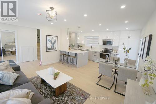 2 Clanwilliam Court, Toronto (Wexford-Maryvale), ON - Indoor Photo Showing Living Room