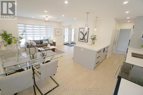 2 Clanwilliam Court, Toronto (Wexford-Maryvale), ON - Indoor Photo Showing Living Room