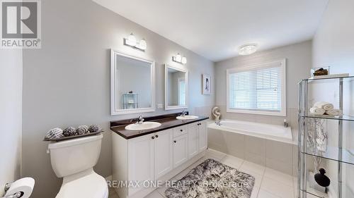 270 Symington Avenue, Oshawa, ON - Indoor Photo Showing Bathroom