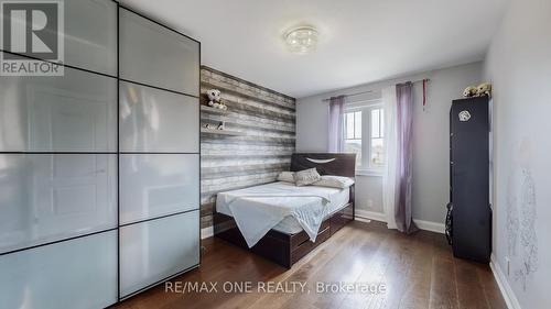 270 Symington Avenue, Oshawa, ON - Indoor Photo Showing Bedroom