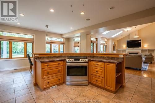 6972 Grande River Line, Chatham-Kent, ON - Indoor Photo Showing Kitchen