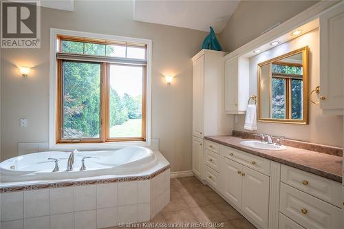 6972 Grande River Line, Chatham-Kent, ON - Indoor Photo Showing Bathroom