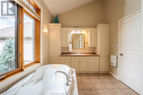 6972 Grande River Line, Chatham-Kent, ON - Indoor Photo Showing Bathroom