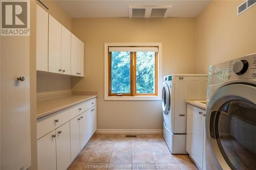 6972 Grande River Line, Chatham-Kent, ON - Indoor Photo Showing Laundry Room