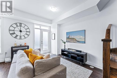 14 Allward Street, Vaughan (Vaughan Grove), ON - Indoor Photo Showing Living Room