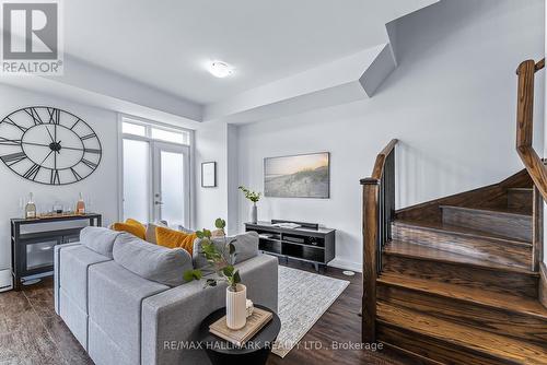 14 Allward Street, Vaughan (Vaughan Grove), ON - Indoor Photo Showing Living Room