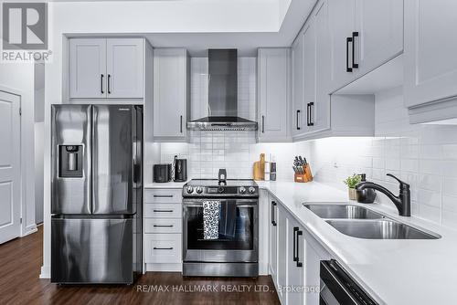 14 Allward Street, Vaughan (Vaughan Grove), ON - Indoor Photo Showing Kitchen With Stainless Steel Kitchen With Double Sink With Upgraded Kitchen