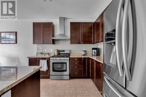 58 Weaver Terrace, New Tecumseth, ON - Indoor Photo Showing Kitchen With Stainless Steel Kitchen With Upgraded Kitchen