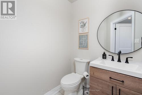 148 Monteith Crescent E, Vaughan, ON - Indoor Photo Showing Bathroom