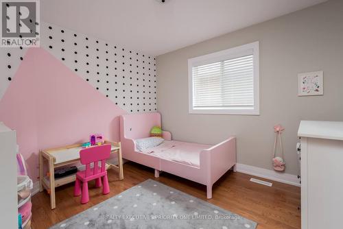 148 Monteith Crescent E, Vaughan (Maple), ON - Indoor Photo Showing Bedroom