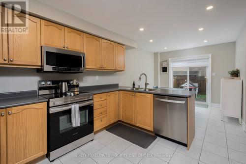 148 Monteith Crescent E, Vaughan (Maple), ON - Indoor Photo Showing Kitchen With Stainless Steel Kitchen With Double Sink