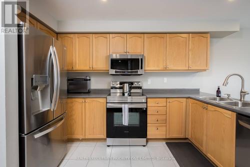 148 Monteith Crescent E, Vaughan, ON - Indoor Photo Showing Kitchen With Double Sink