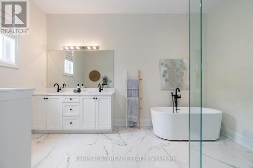 27 Muirfield Drive, Barrie (Ardagh), ON - Indoor Photo Showing Bathroom