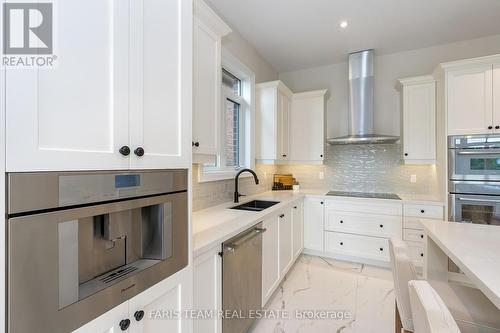 27 Muirfield Drive, Barrie (Ardagh), ON - Indoor Photo Showing Kitchen With Double Sink With Upgraded Kitchen