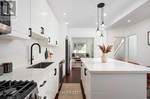 428 Victoria Park Avenue, Toronto (East End-Danforth), ON - Indoor Photo Showing Kitchen With Upgraded Kitchen