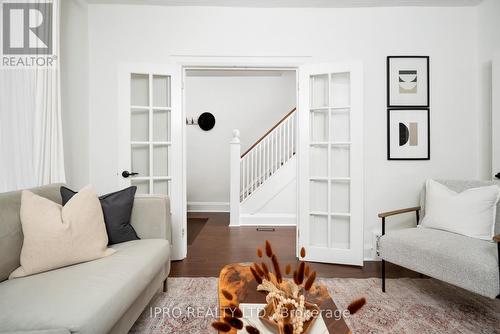 428 Victoria Park Avenue, Toronto (East End-Danforth), ON - Indoor Photo Showing Living Room