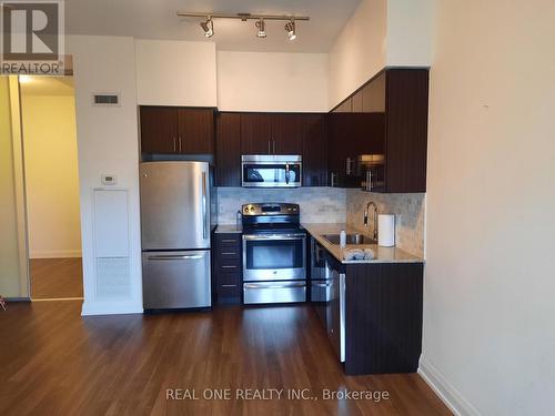 321 - 7161 Yonge Street, Markham, ON - Indoor Photo Showing Kitchen