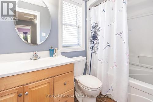 220 Mary Anne Drive, Barrie (Innis-Shore), ON - Indoor Photo Showing Bathroom