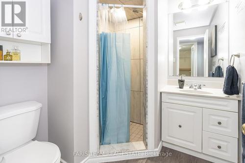 220 Mary Anne Drive, Barrie (Innis-Shore), ON - Indoor Photo Showing Bathroom