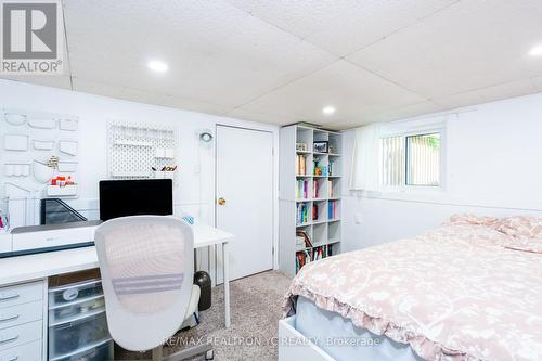 34 Penetang Street, Barrie (Codrington), ON - Indoor Photo Showing Bedroom