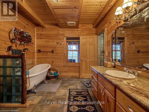 152 Huron Street, Zorra, ON - Indoor Photo Showing Bathroom