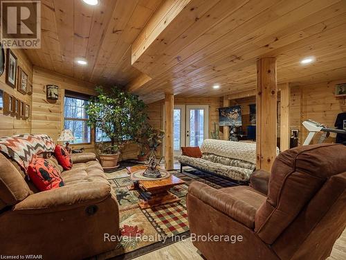 152 Huron Street, Zorra, ON - Indoor Photo Showing Living Room