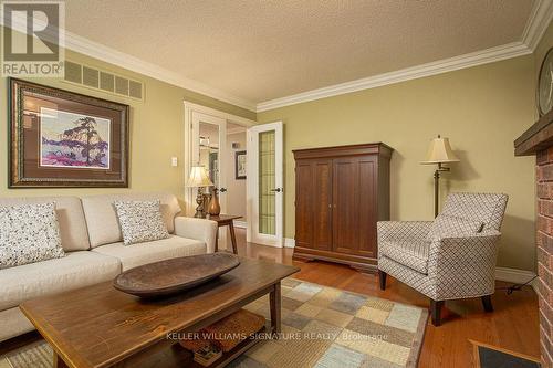 1380 Old English Lane, Oakville (Glen Abbey), ON - Indoor Photo Showing Living Room