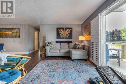 925 10Th Avenue E Unit# 201, Owen Sound, ON - Indoor Photo Showing Living Room