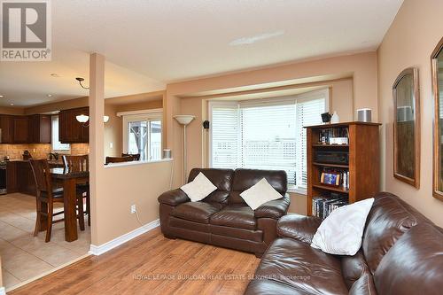 94 Grindstone Way, Hamilton (Waterdown), ON - Indoor Photo Showing Living Room