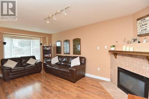 94 Grindstone Way, Hamilton (Waterdown), ON - Indoor Photo Showing Living Room With Fireplace