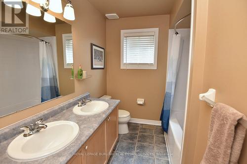 94 Grindstone Way, Hamilton (Waterdown), ON - Indoor Photo Showing Bathroom