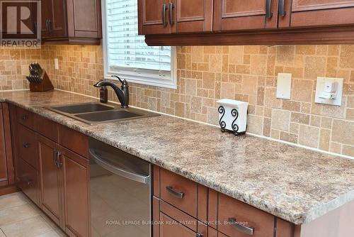 94 Grindstone Way, Hamilton, ON - Indoor Photo Showing Kitchen With Double Sink