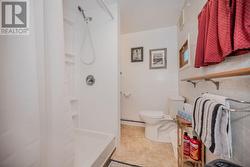 Main floor 3 pce bathroom - 