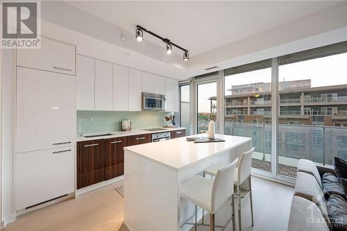 111 Champagne Avenue S Unit#1003, Ottawa, ON - Indoor Photo Showing Kitchen