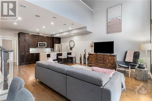 129 Eye Bright Crescent, Ottawa, ON - Indoor Photo Showing Living Room