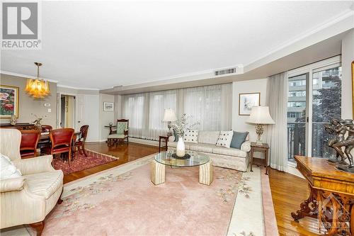 130 Queen Elizabeth Drive Unit#301, Ottawa, ON - Indoor Photo Showing Living Room