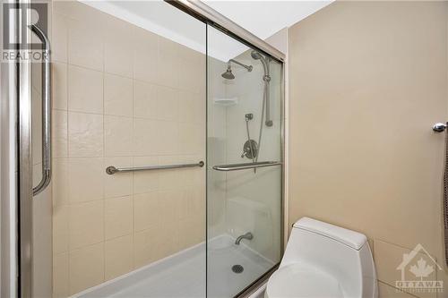 130 Queen Elizabeth Drive Unit#301, Ottawa, ON - Indoor Photo Showing Bathroom