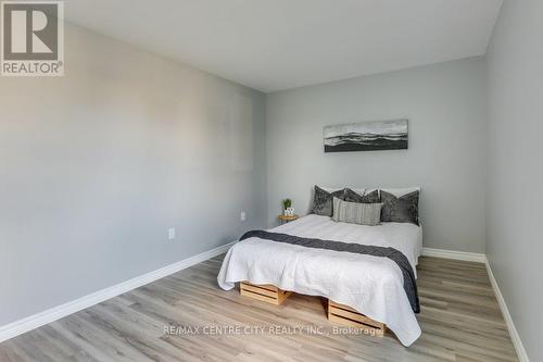 105 - 1100 Jalna Boulevard, London, ON - Indoor Photo Showing Bedroom