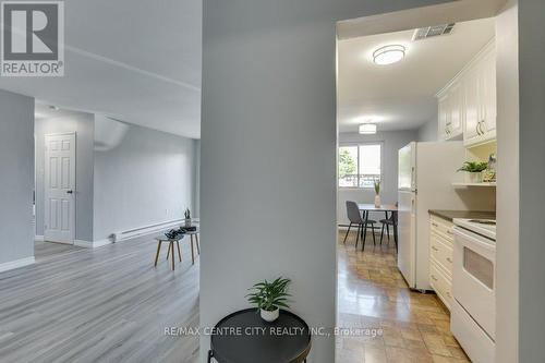 105 - 1100 Jalna Boulevard, London, ON - Indoor Photo Showing Kitchen