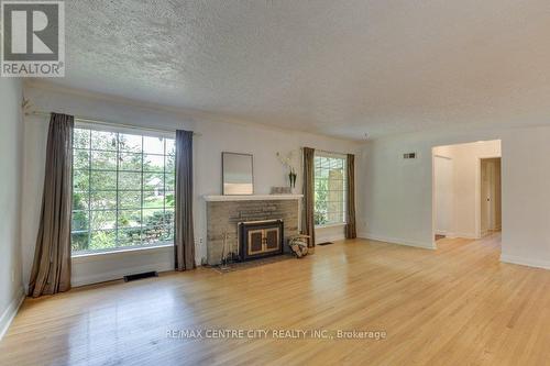 420 Riverside Drive, London, ON - Indoor Photo Showing Living Room With Fireplace