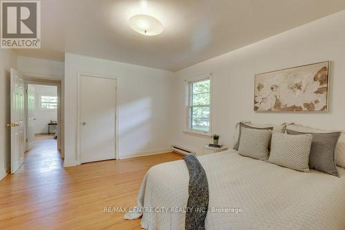 420 Riverside Drive, London, ON - Indoor Photo Showing Bedroom