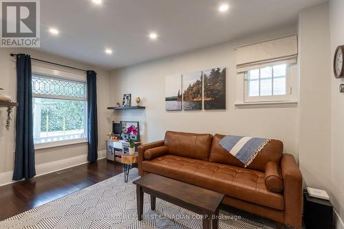 126 Wilson Avenue, London, ON - Indoor Photo Showing Living Room