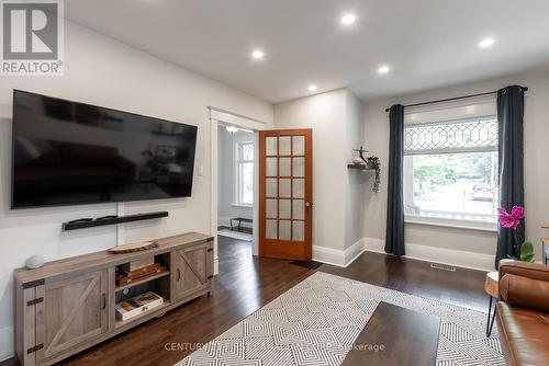 126 Wilson Avenue, London, ON - Indoor Photo Showing Living Room