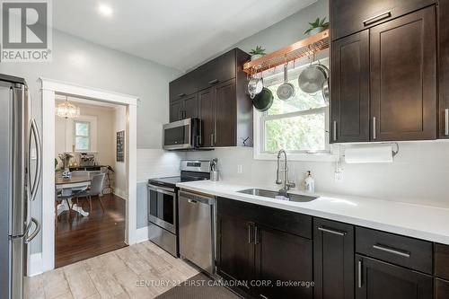 126 Wilson Avenue, London, ON - Indoor Photo Showing Kitchen With Stainless Steel Kitchen