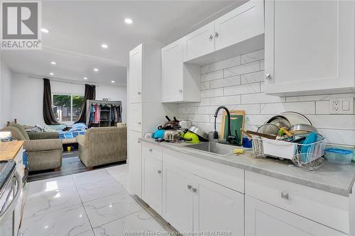 1206 Mckay Avenue, Windsor, ON - Indoor Photo Showing Kitchen With Upgraded Kitchen