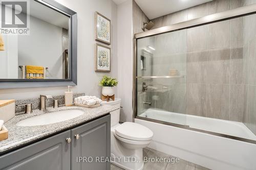 2216 Blue Oak Circle, Oakville (West Oak Trails), ON - Indoor Photo Showing Bathroom