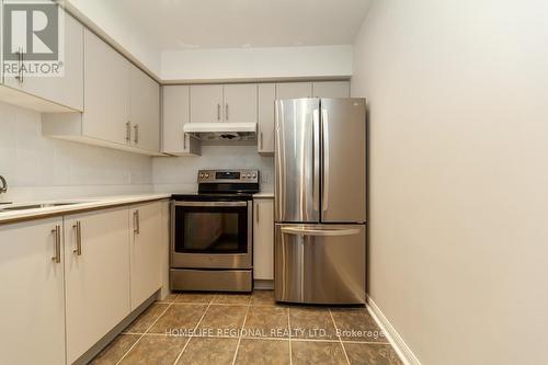 428 - 12 Douro Street, Toronto (Niagara), ON - Indoor Photo Showing Kitchen