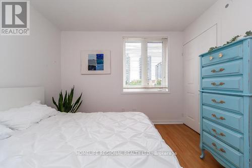 428 - 12 Douro Street, Toronto (Niagara), ON - Indoor Photo Showing Bedroom