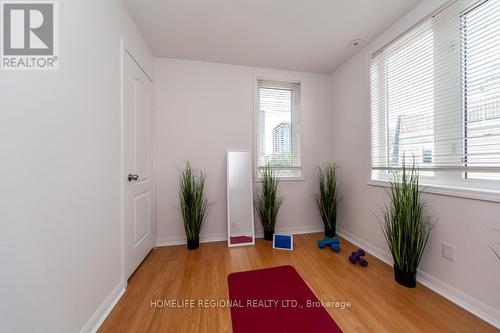 428 - 12 Douro Street, Toronto (Niagara), ON - Indoor Photo Showing Other Room